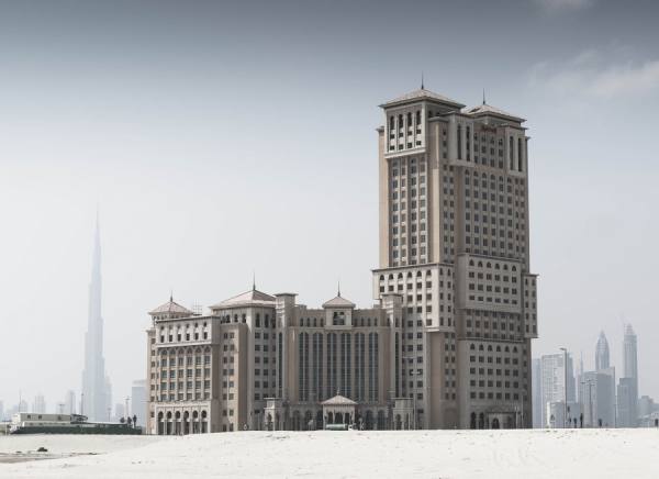 Photograph Paul Mcmullin Marriott Hotel Dubai on One Eyeland
